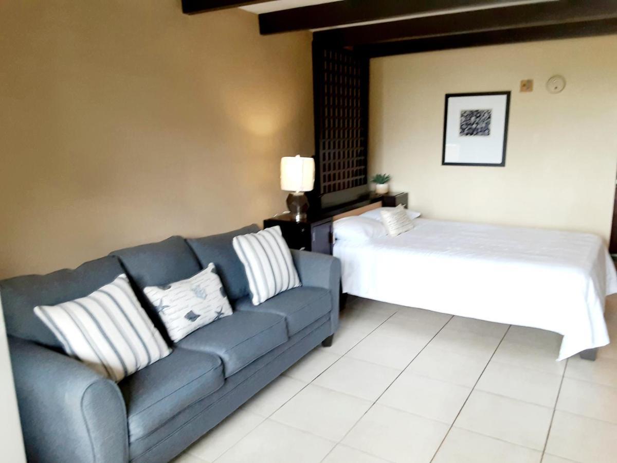 Charming One Bedroom Resort-Style Studio With Pool And Beach Access رسكن المظهر الخارجي الصورة